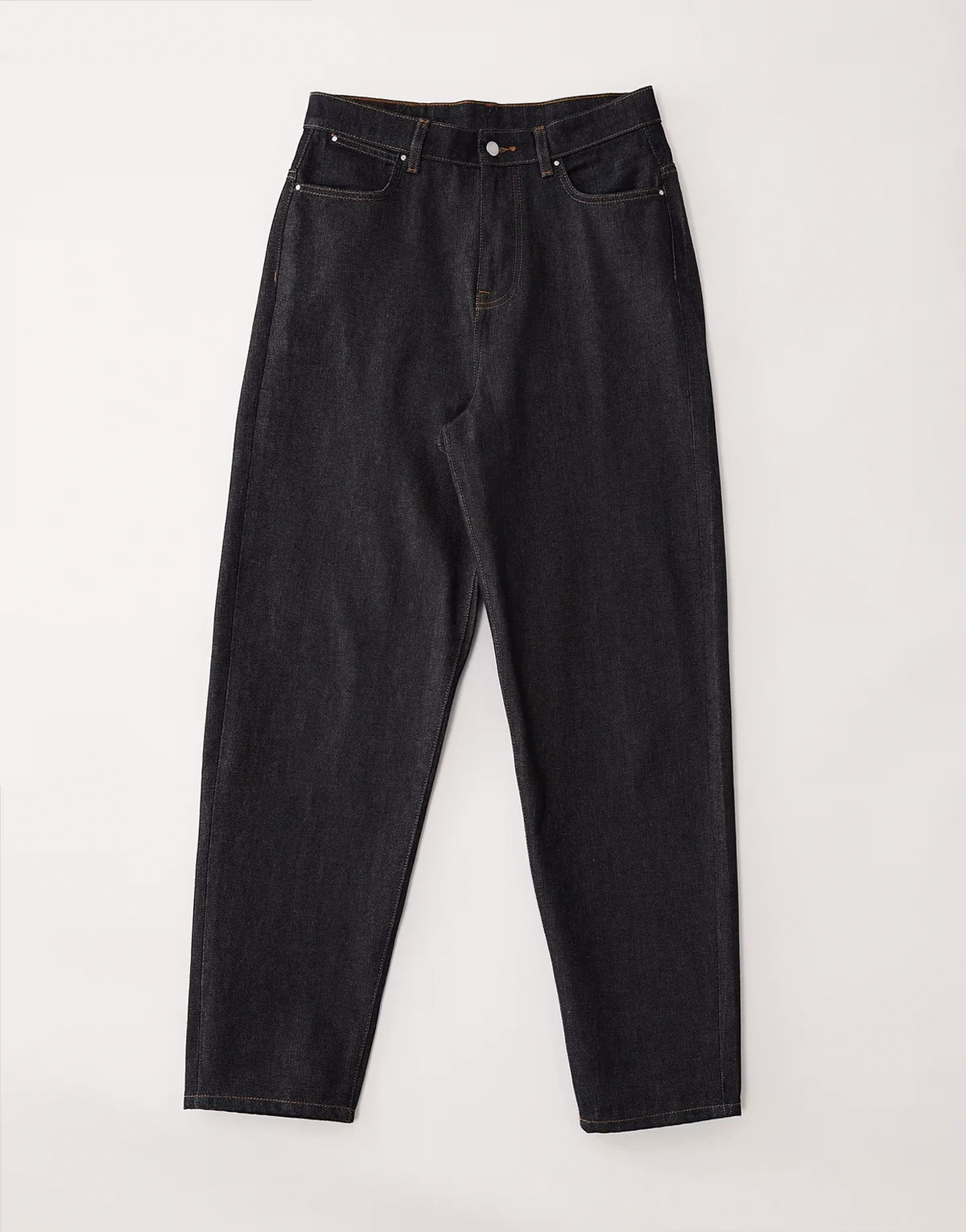 – AC-B-251 – Schmal zulaufende Jeans in Raw Denim