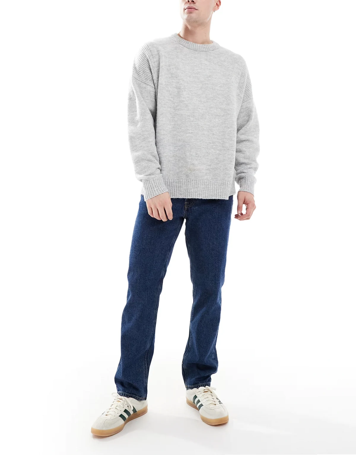 – Noah – Ciemnoniebieskie jeansy o prostym kroju