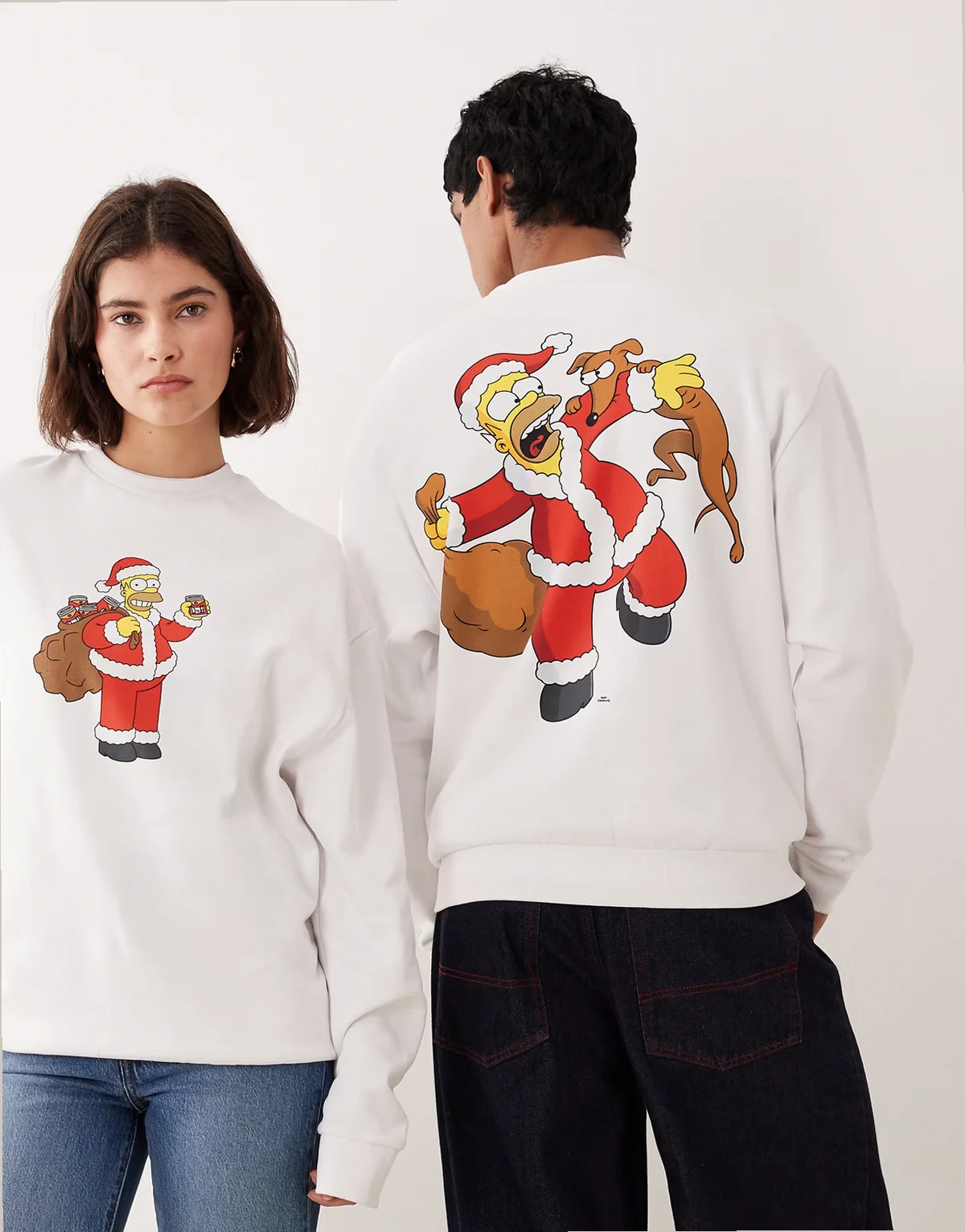 – Biała luźna bluza unisex z nadrukiem Simpsonów