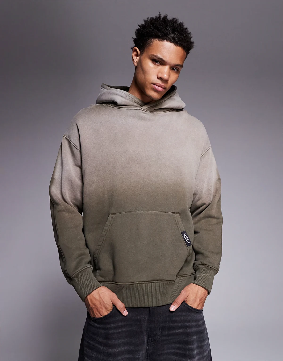 – Oversize-Kapuzenpullover in verwaschenem Dunkelbraun