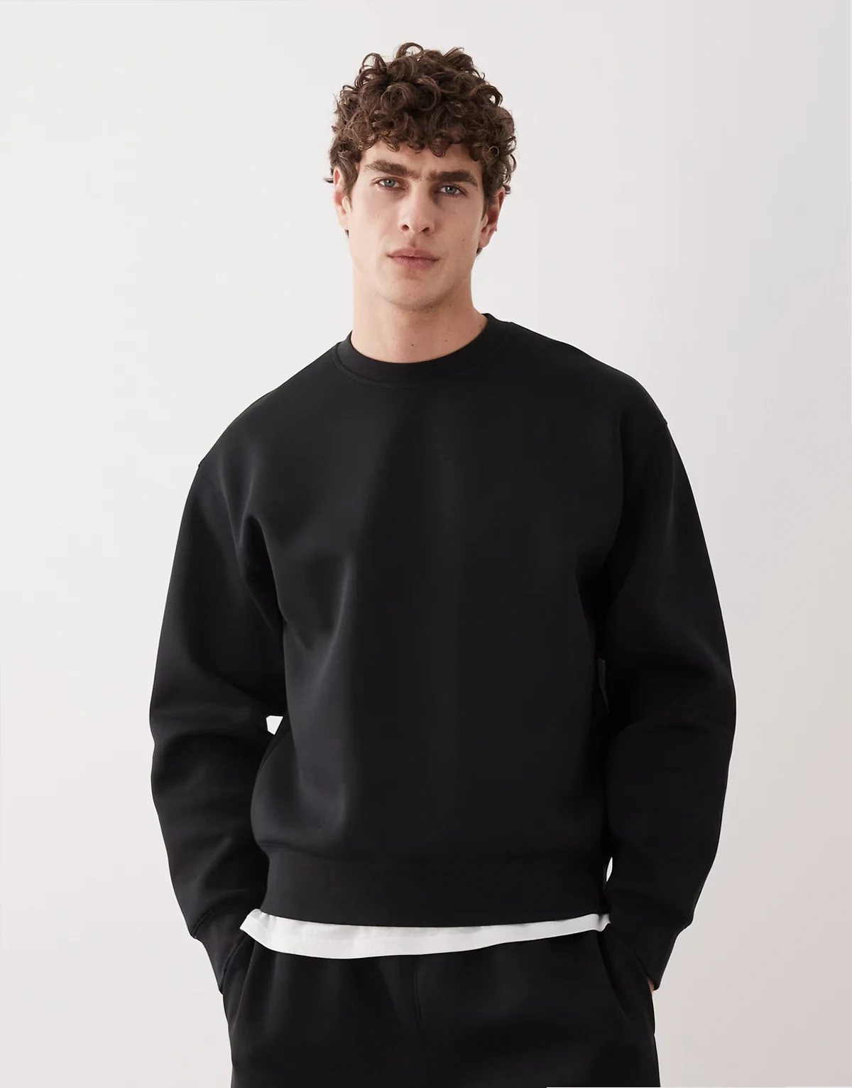 – Mix and Match – Sweatshirt in Schwarz aus neoprenartigem Material