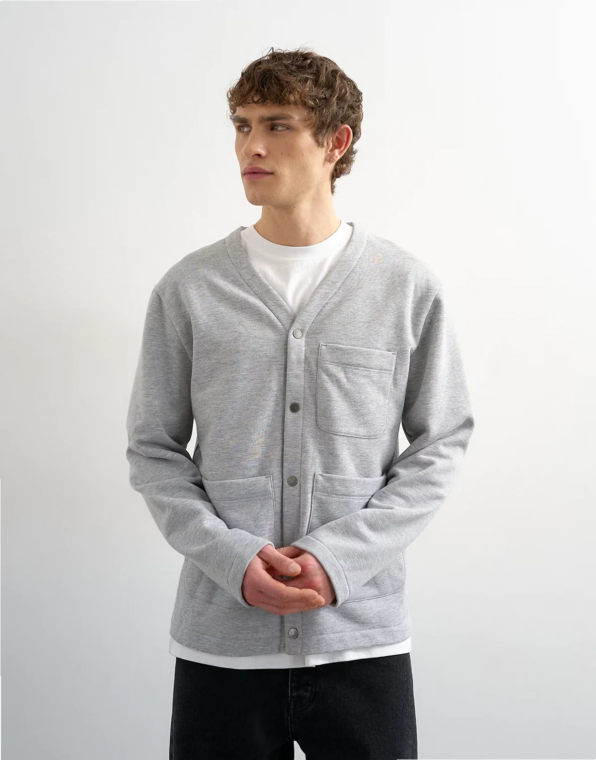 – Jersey-Strickjacke in Grau mit Oversize-Schnitt