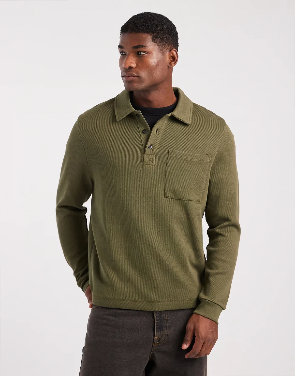 – Koszulka polo oversize z guzikami i kieszenią w kolorze khaki