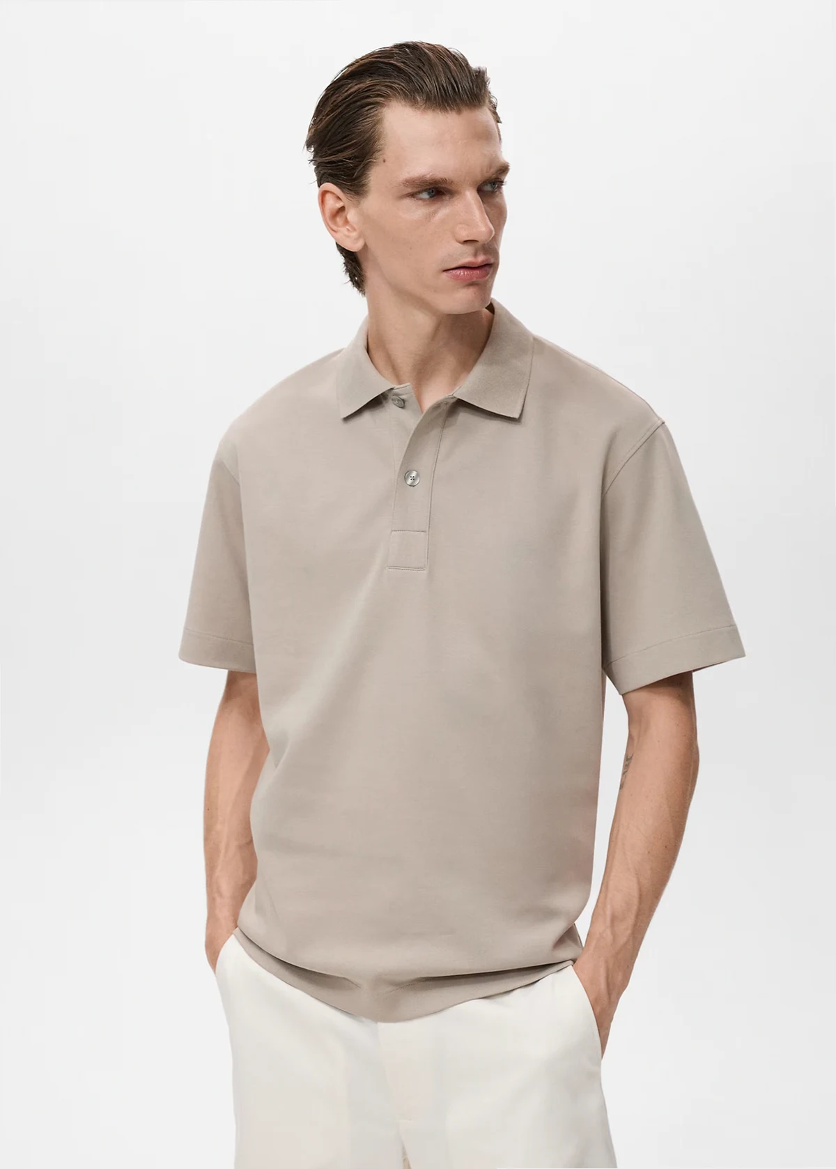 – Szary top polo z mieszanki bawełny