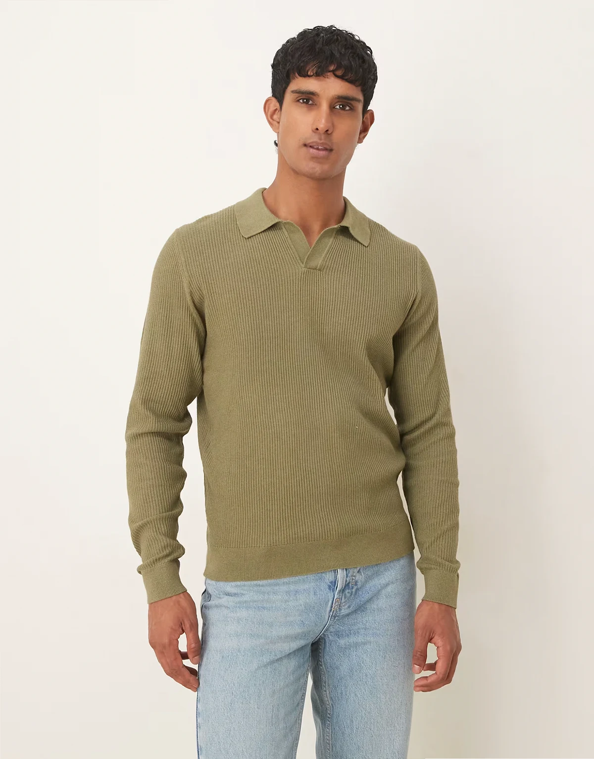 – Prążkowana koszulka polo z mieszanki bawełny w kolorze oliwkowym