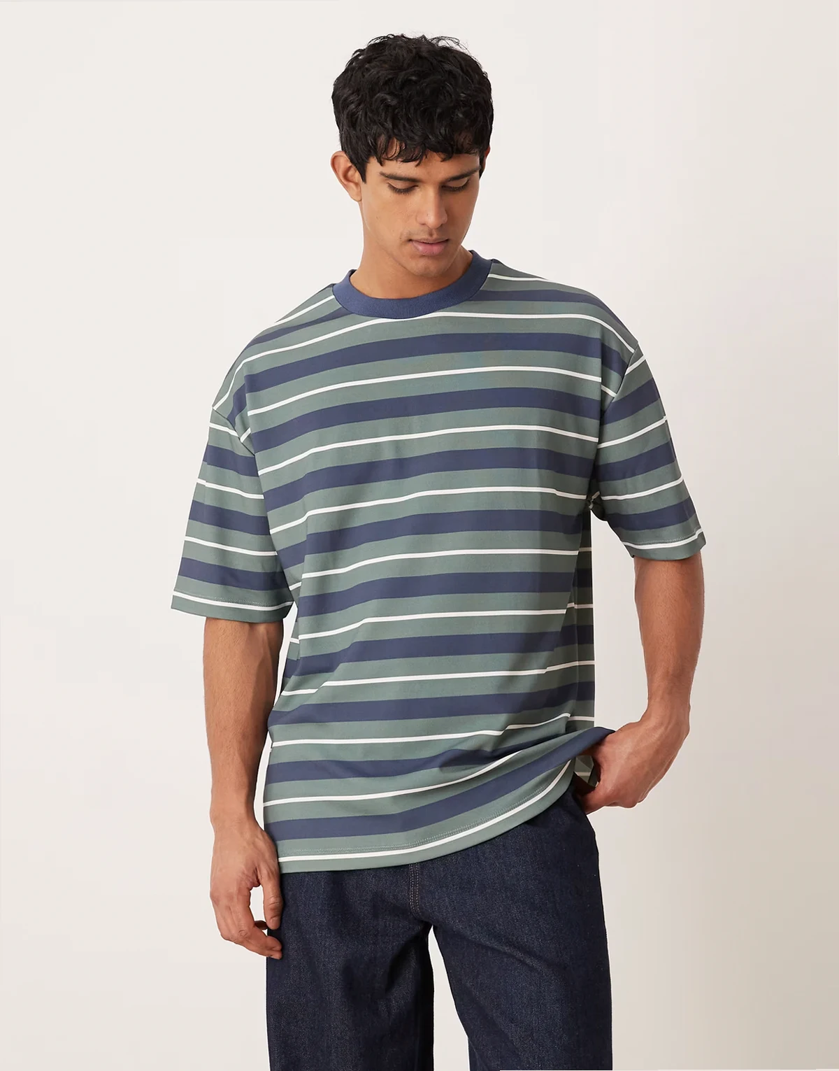 – Gruby T-shirt oversize w niebiesko-brązowe paski
