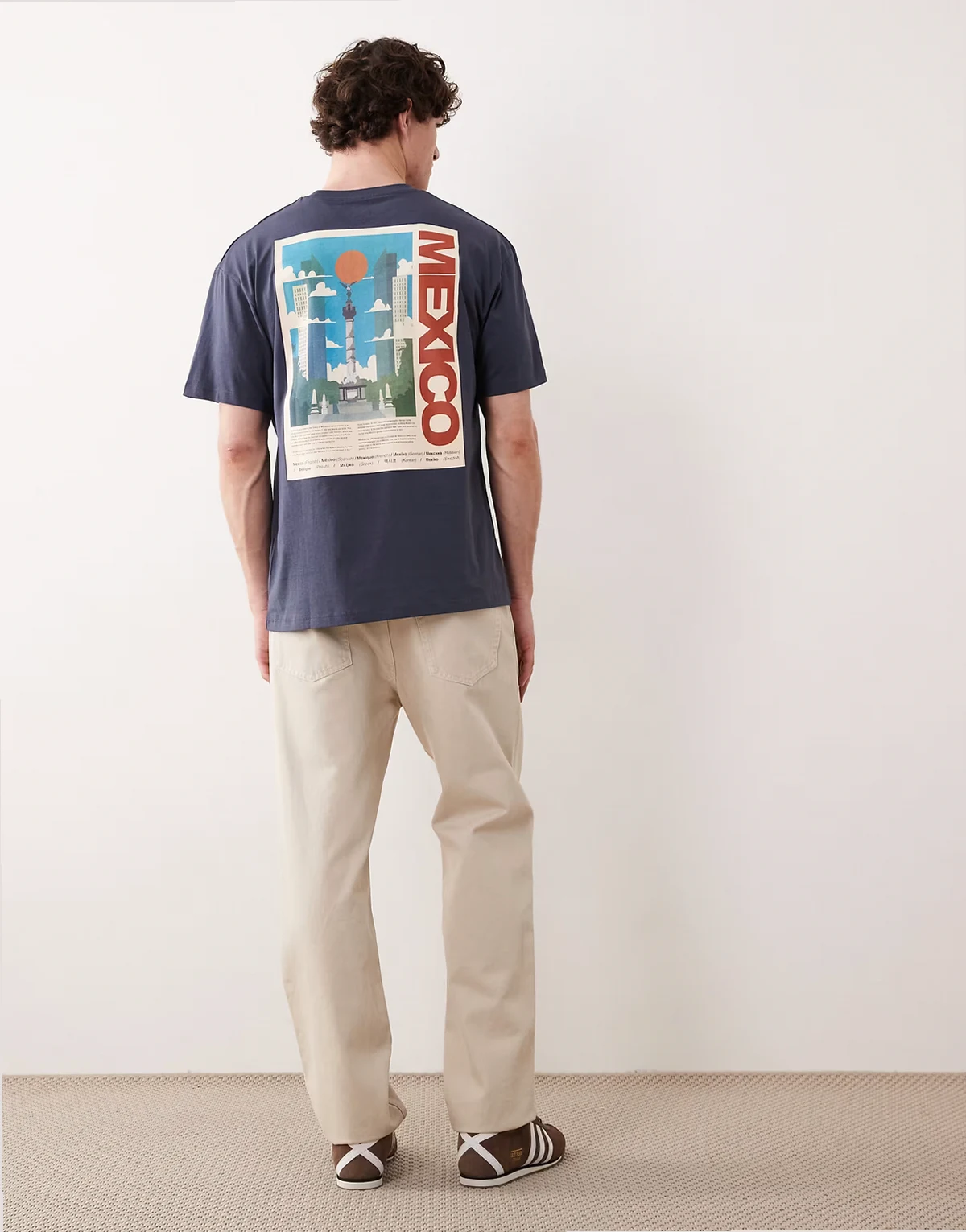 – Granatowy T-shirt z nadrukiem pocztówki „Mexico“ na plecach