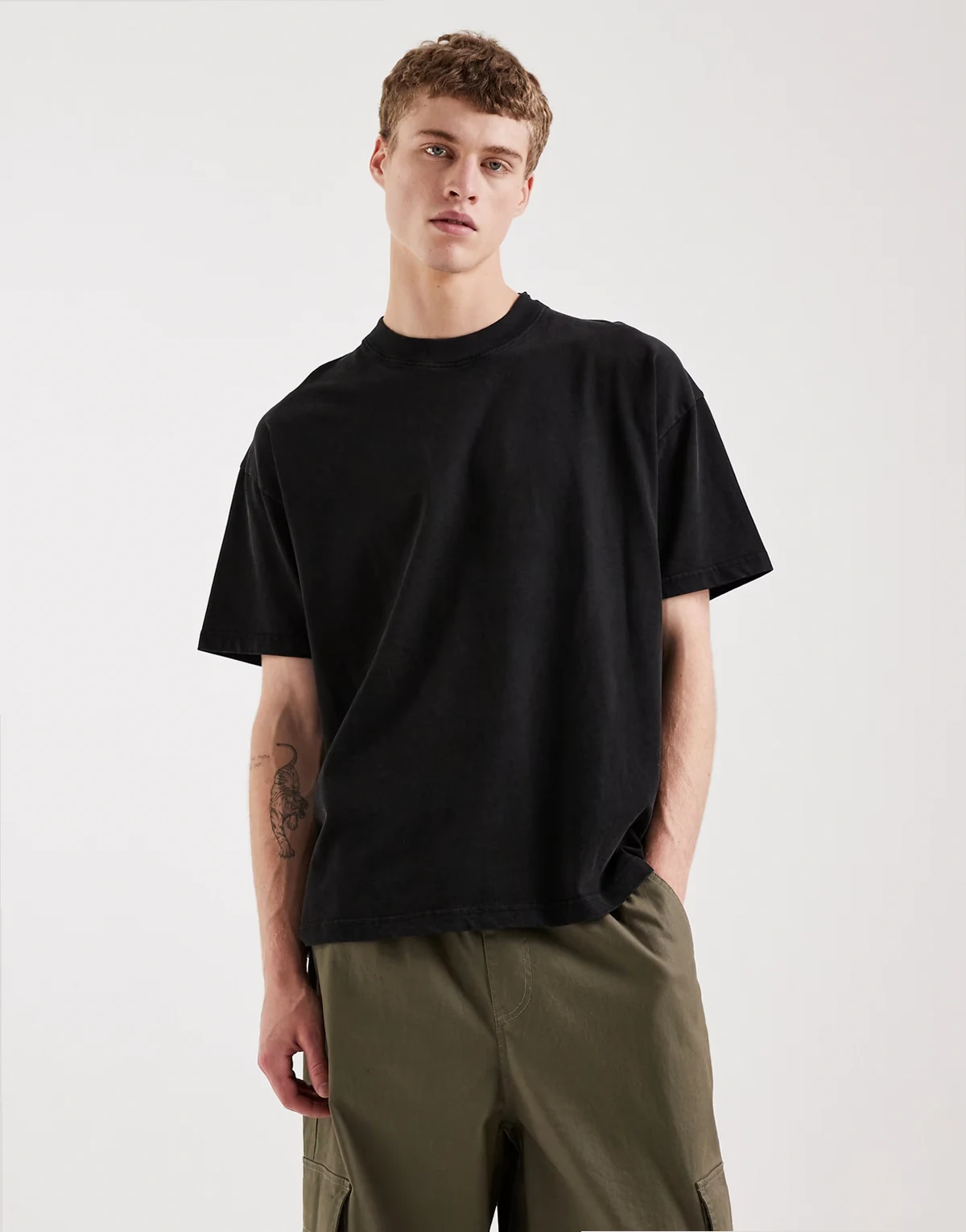 oversized 240gsm acid wash t-shirt in black