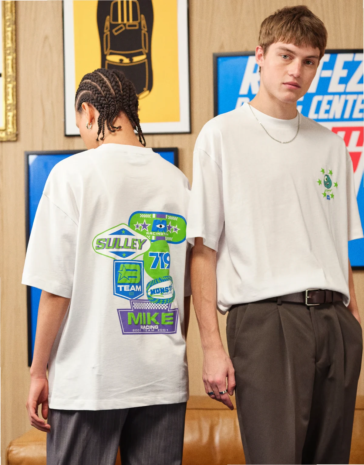 – Disney Pixar – Brązowy T-shirt oversize z nadrukiem z motywem „Potworów i spółki”