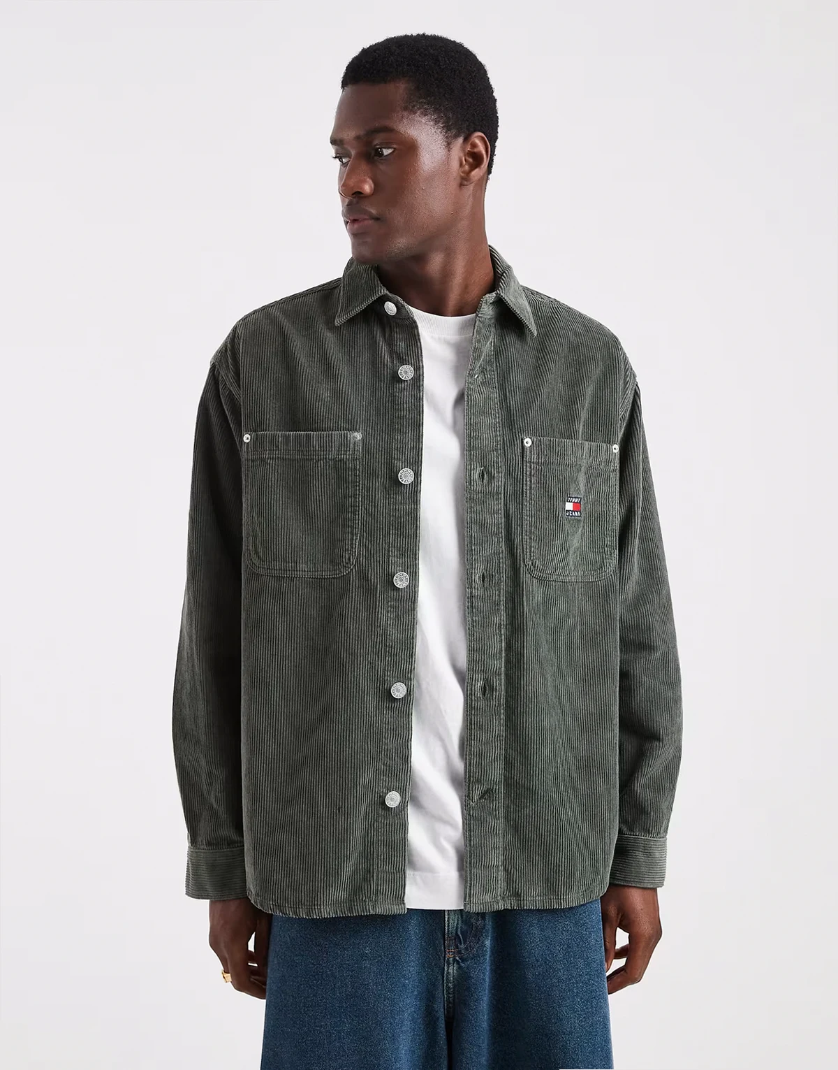 – Locker geschnittenes Hemd aus Cord in Khakigrün