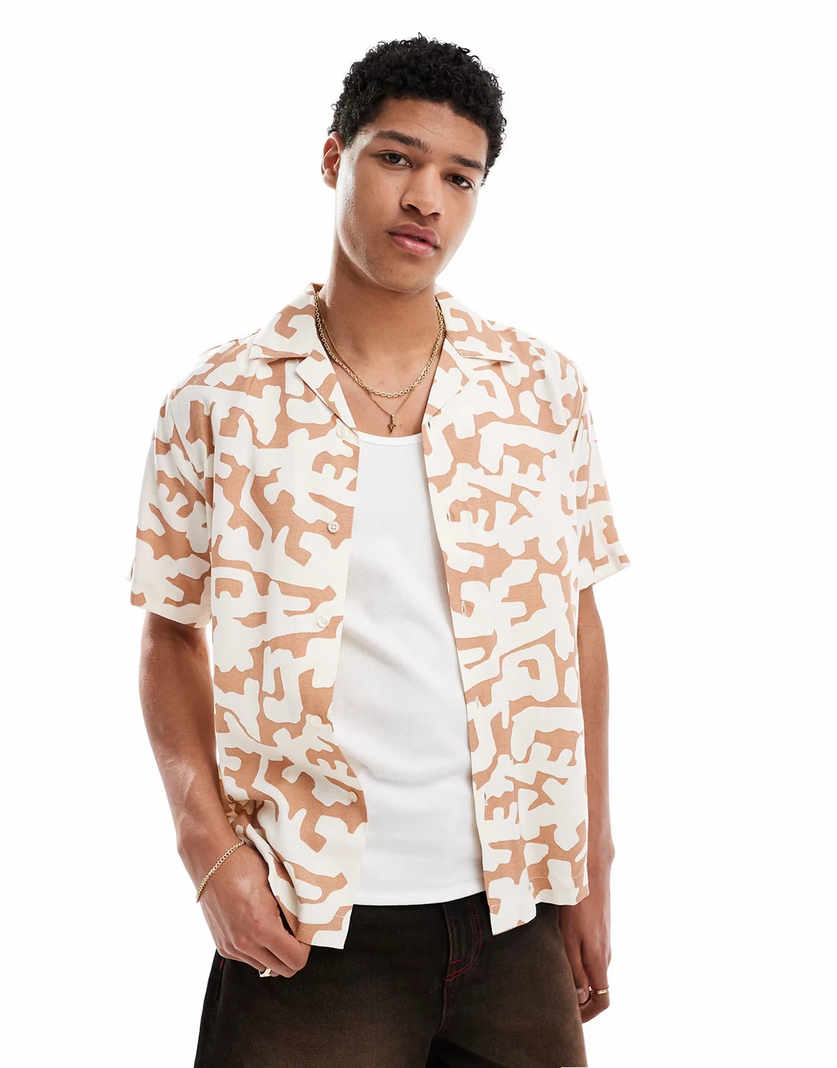 – Hemd mit Print in dunklem Orange mit Reverskragen