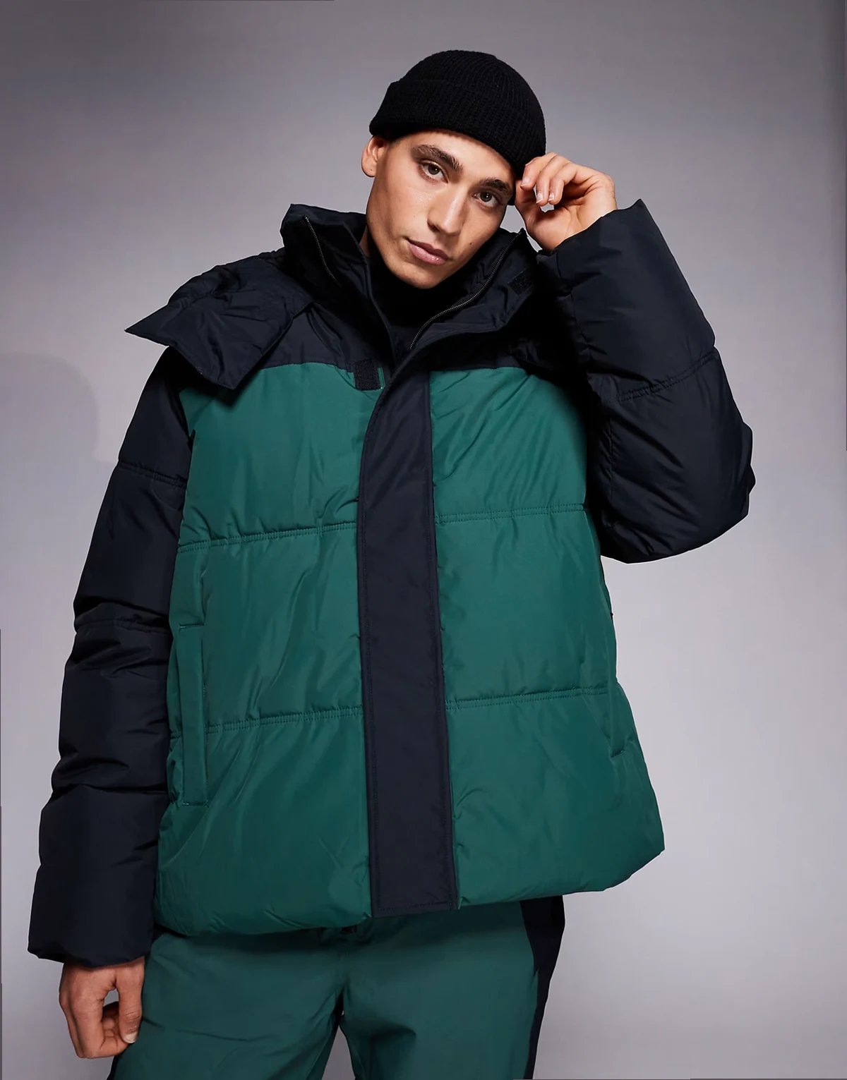 4505 Ski water repellent insulated puffer coat in black and green