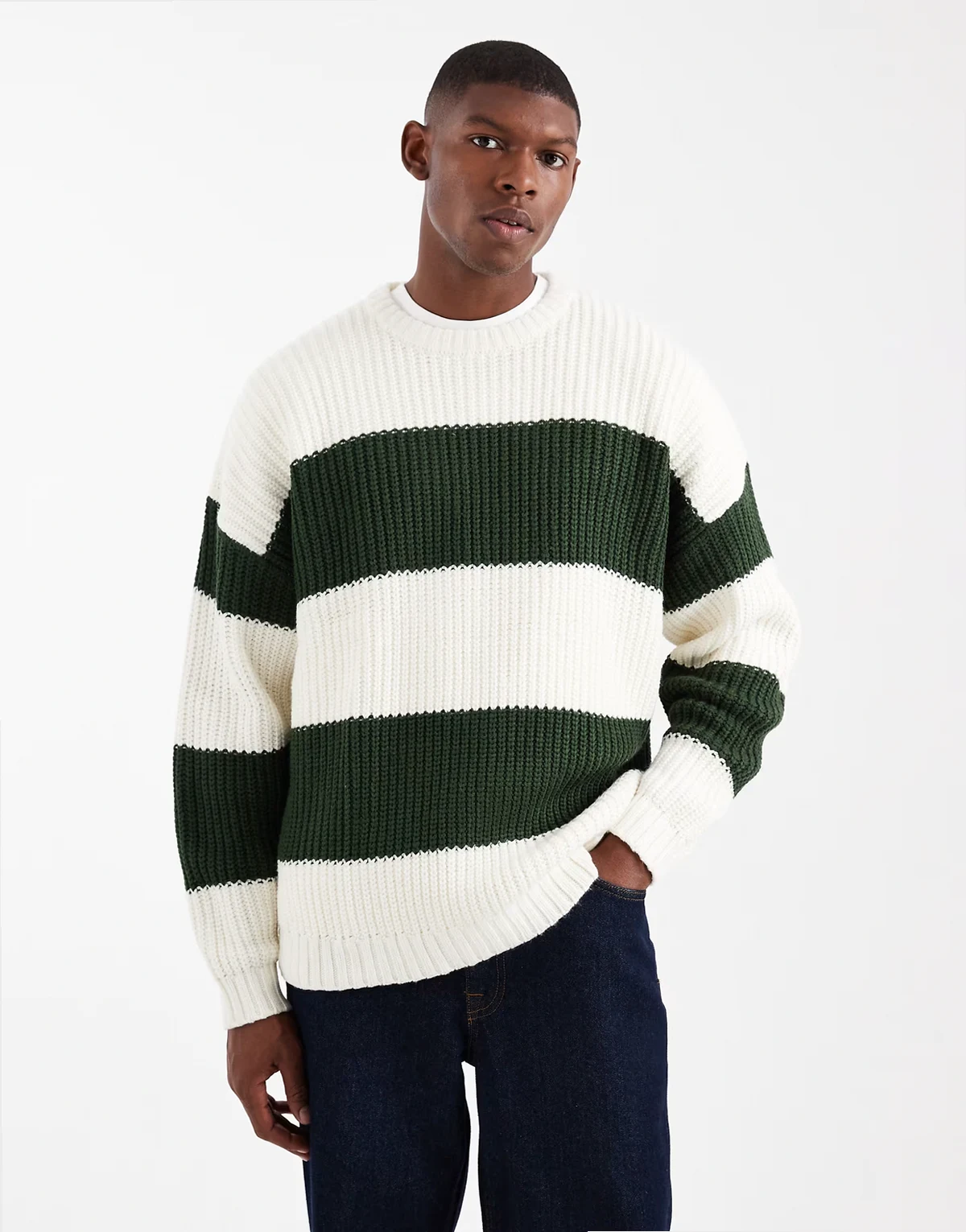 – Sweter oversize z okrągłym dekoltem w paski w kolorze zielonym i ecru