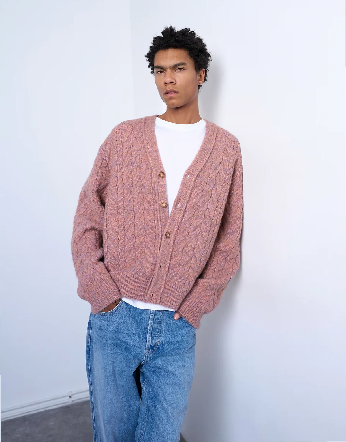 – Strickjacke in Rosa mit Zopfmuster