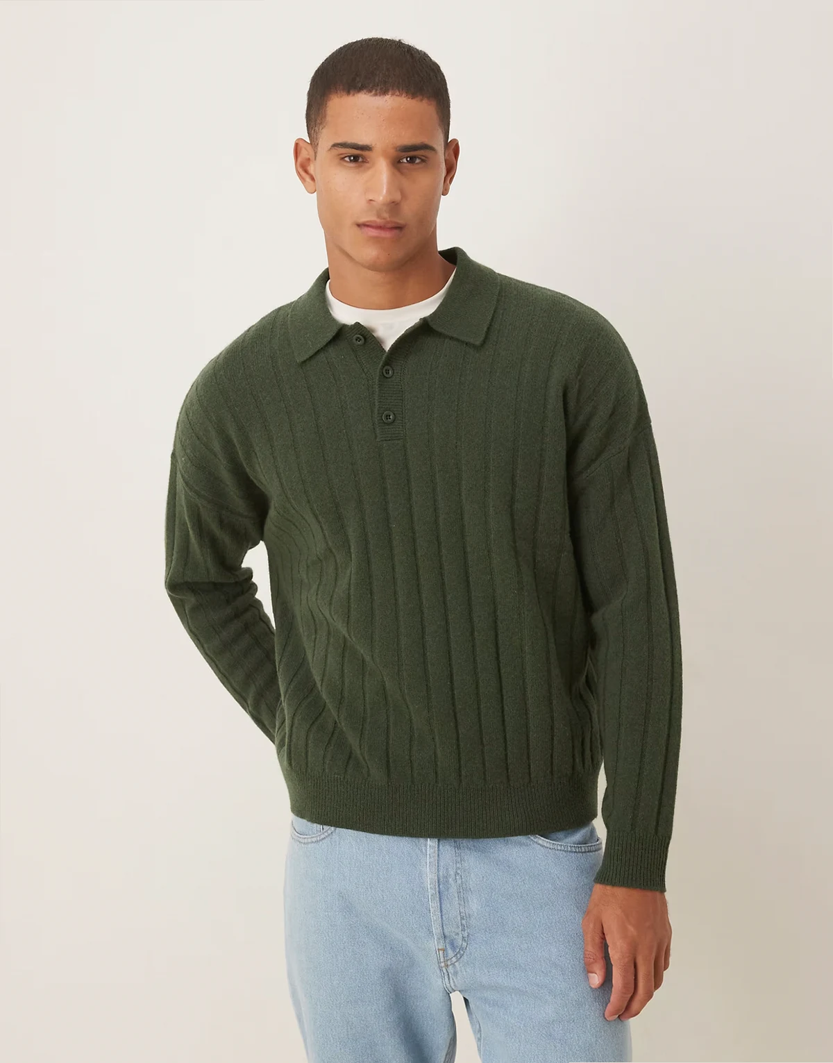 – Rippstrick-Poloshirt aus Lammwolle in Dunkelgrün mit Oversize-Passform