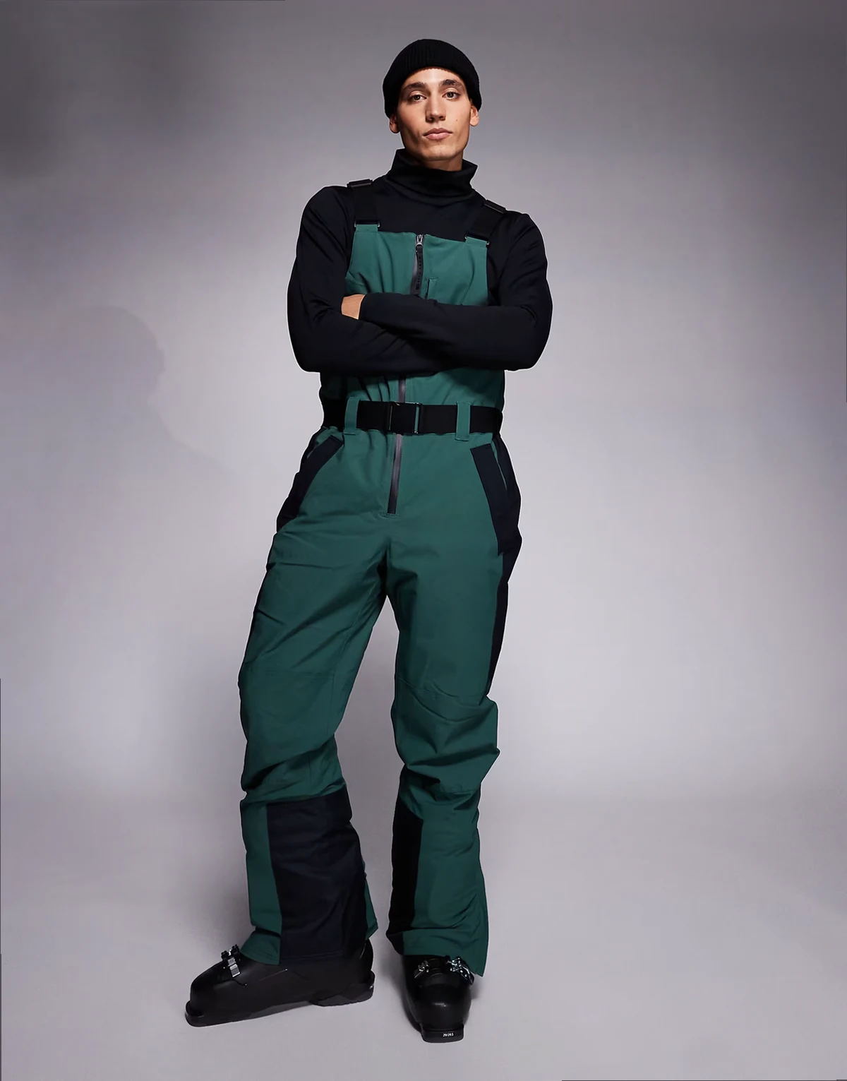 ASOS 4505 Ski – Wodoodporne spodnie narciarskie na szelkach z izolacją w kolorze czarnym i zielonym