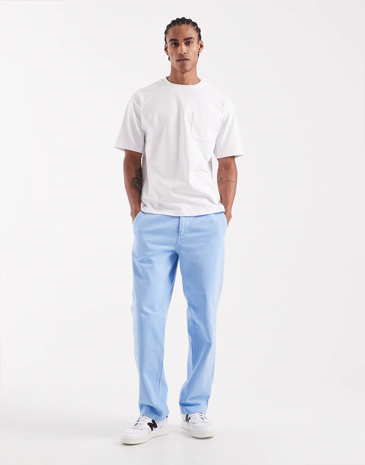 – Chinohose in Blau mit geradem Schnitt