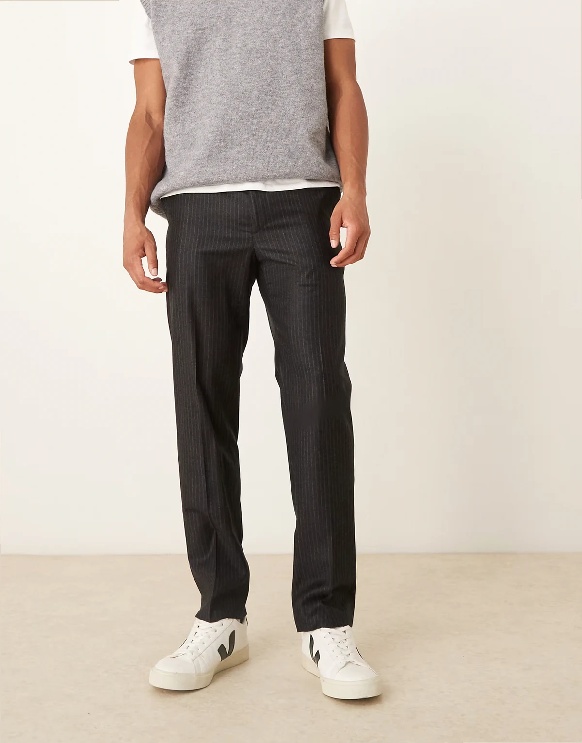 – Elegante Nadelstreifenhose aus reiner Wolle in Anthrazit mit Bundfalten