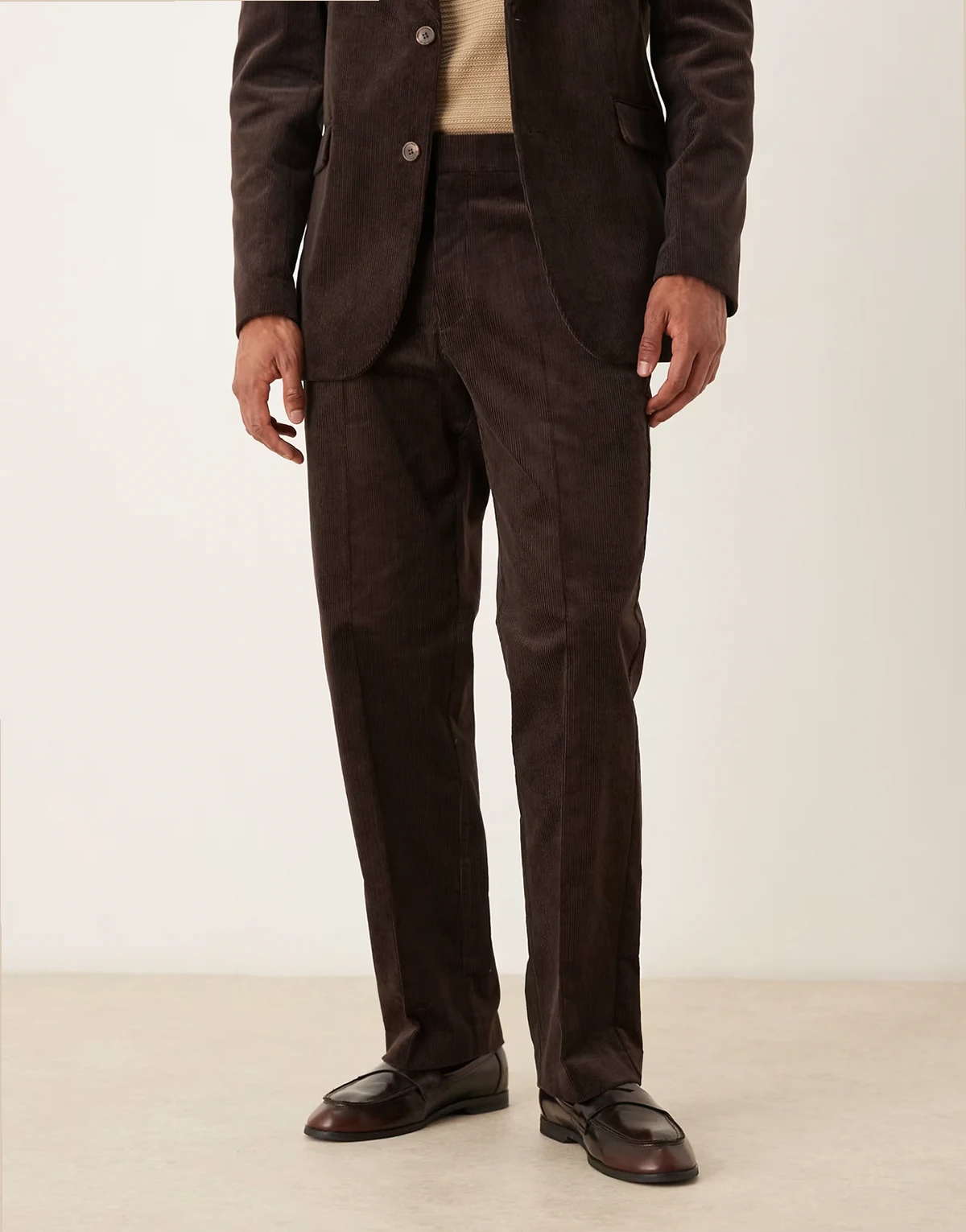 – Anzughose in Braun mit geradem Bein aus Baumwollcord