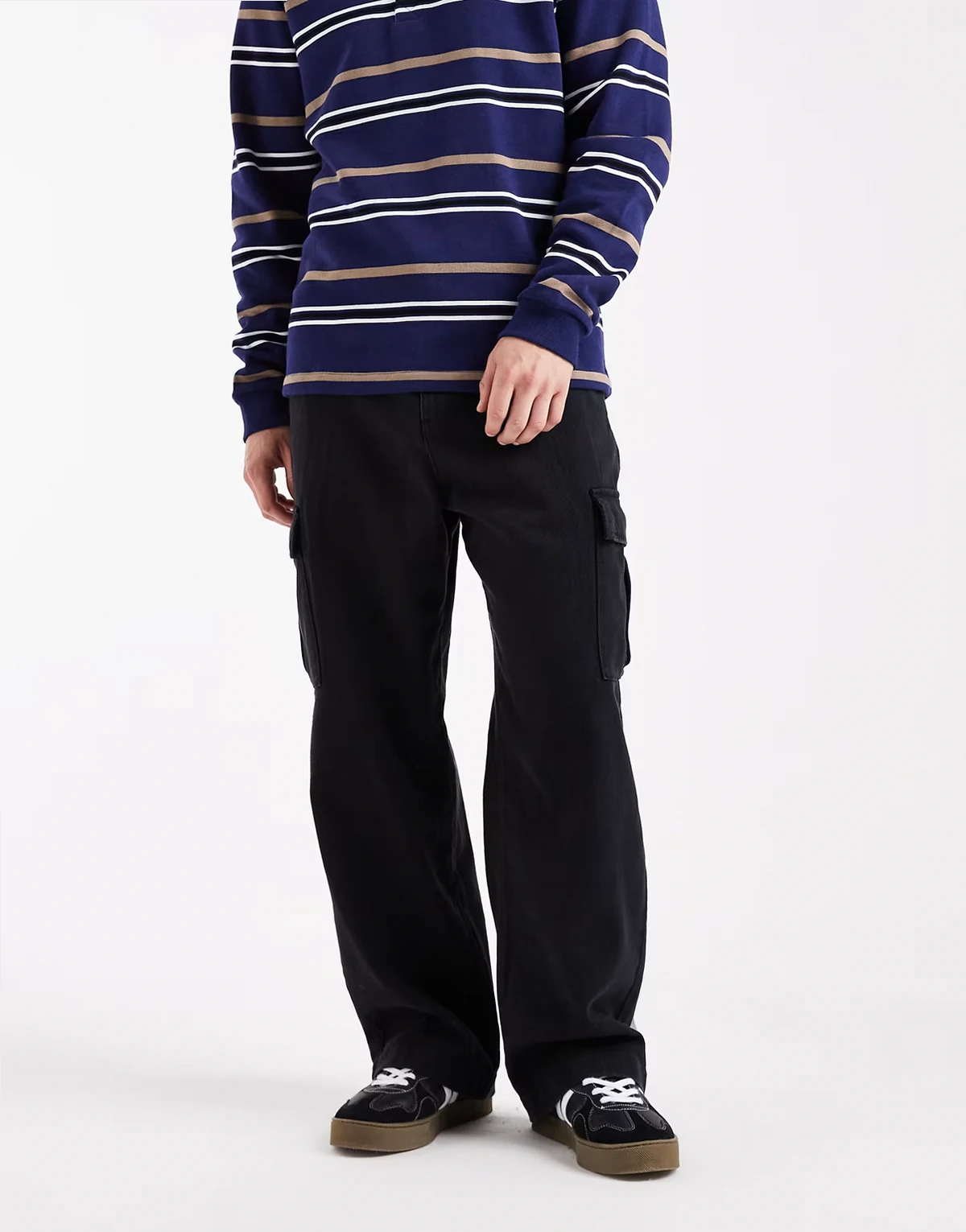 – Weite Cargohose in Schwarz