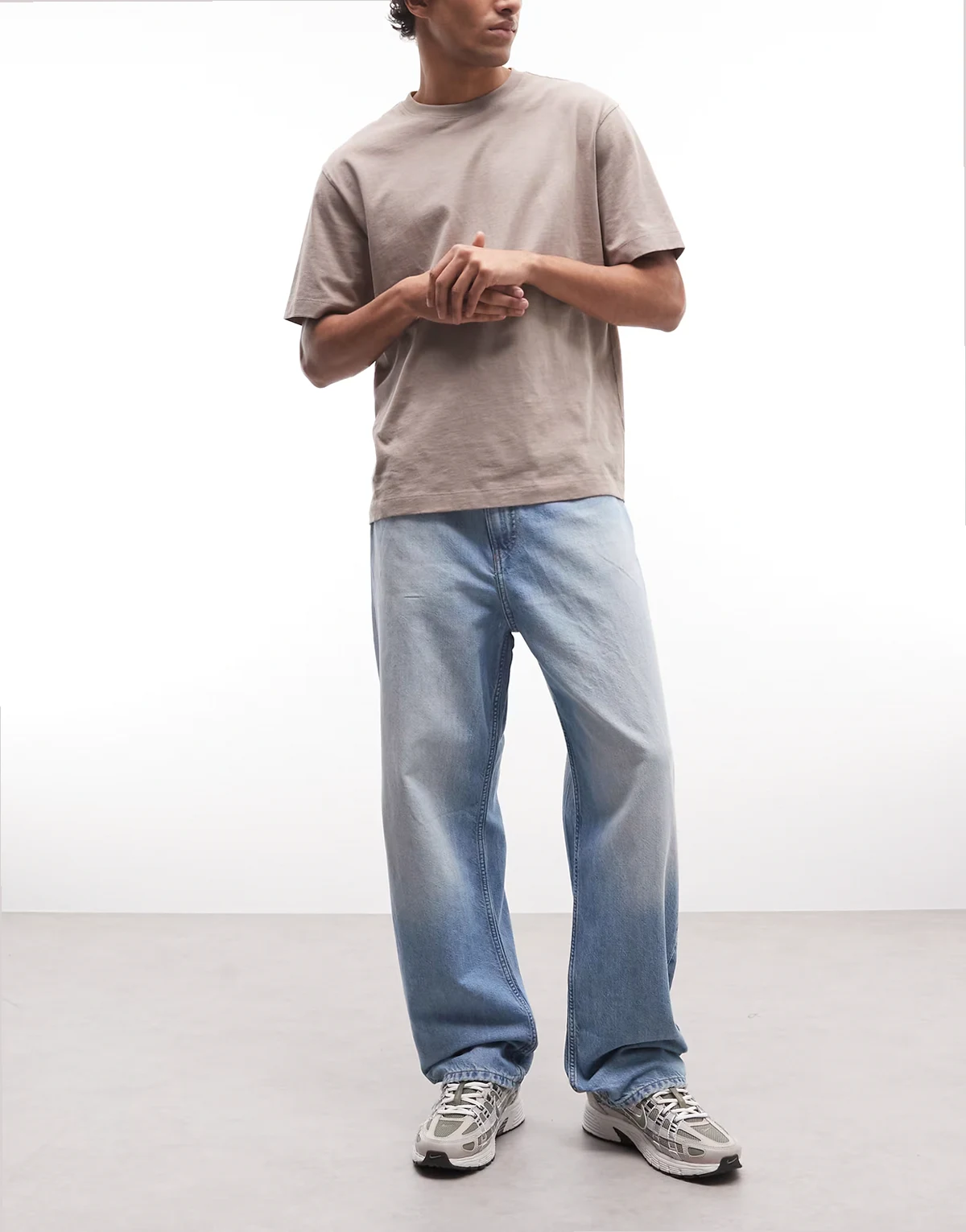 Galaxy loose fit baggy jeans in faded blue wash