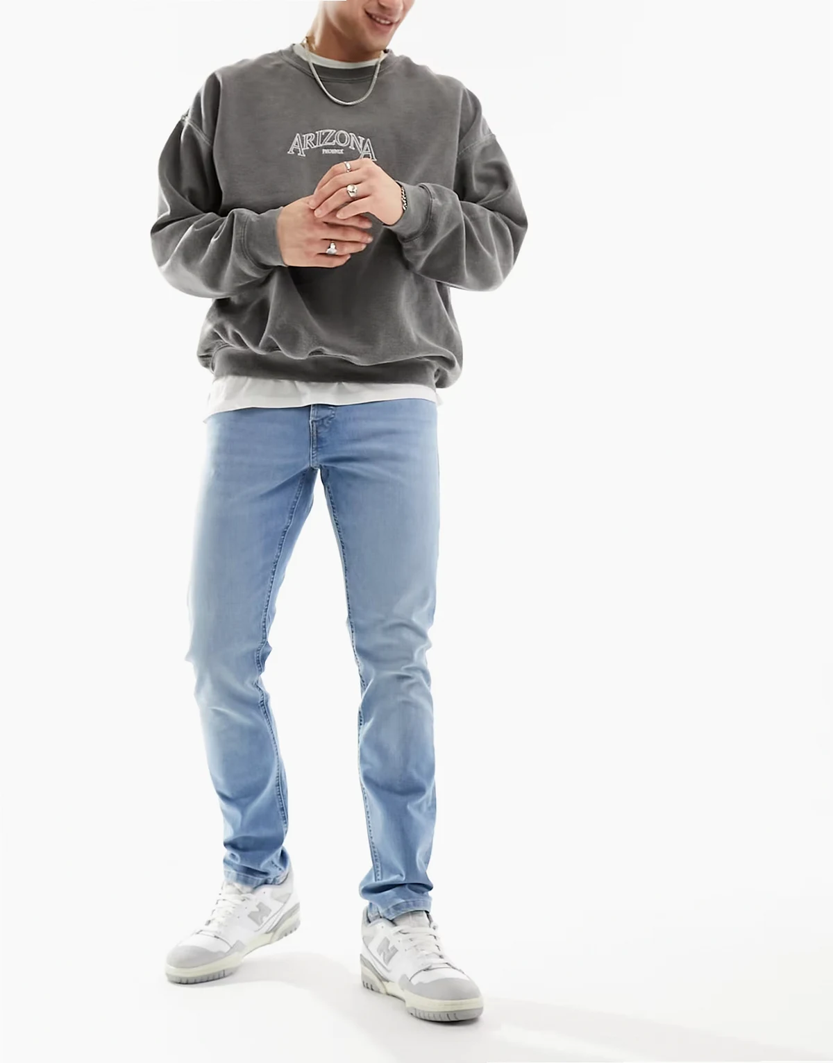 – Glenn – Dopasowane jasnoniebieskie jeansy