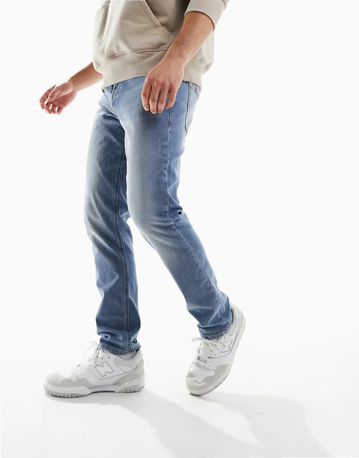 – Glenn – Schmal geschnittene Jeans in heller Waschung