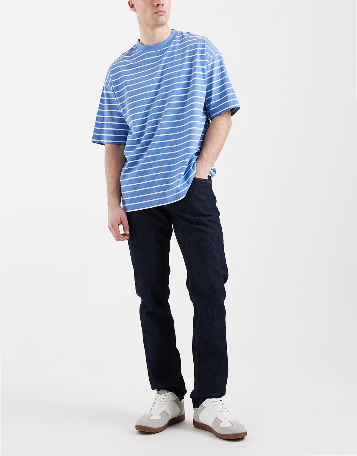 – Scanton – Schmal geschnittene Jeans in dunkelblauer Waschung