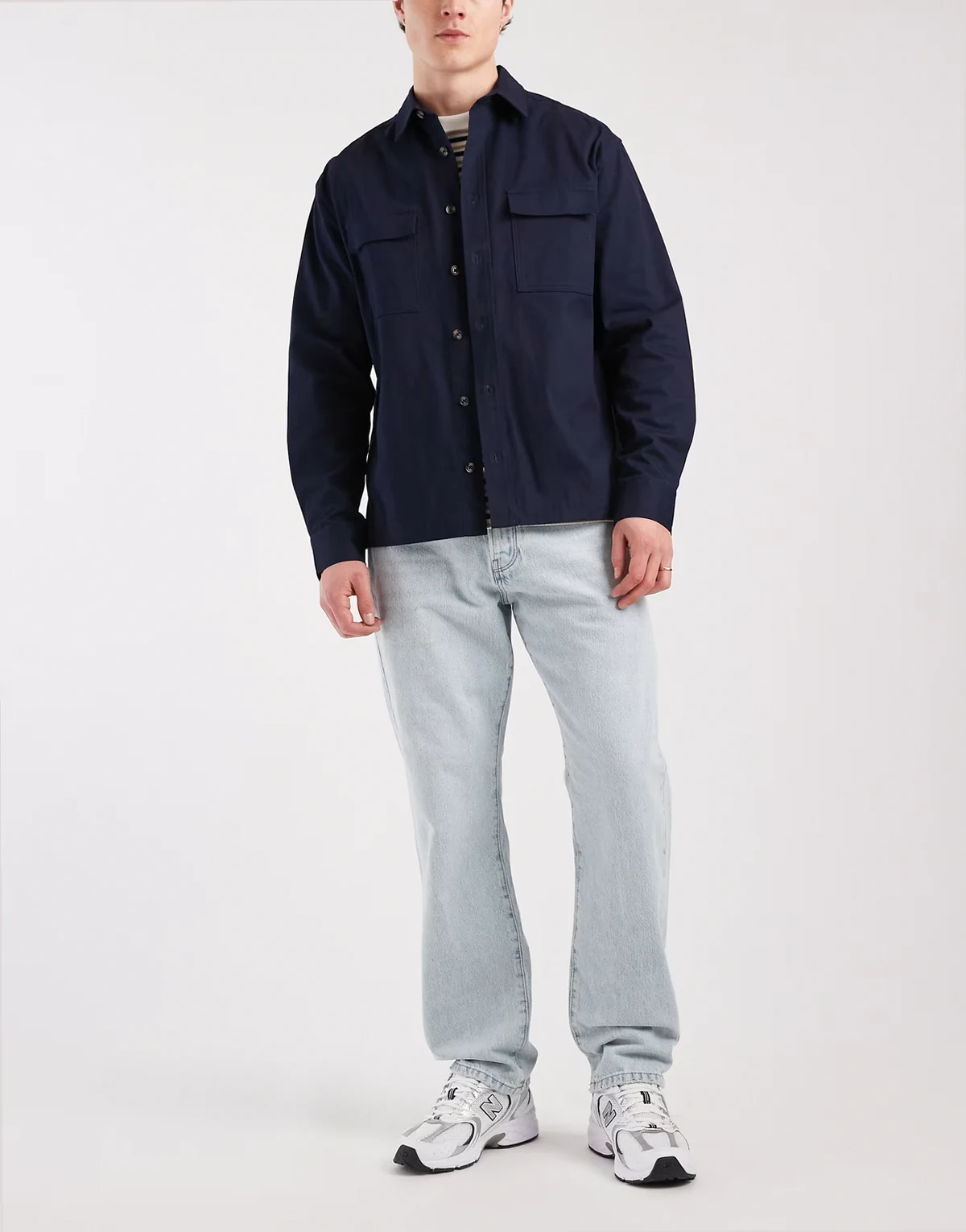 – Edge – Jasnoniebieskie jeansy o prostym kroju