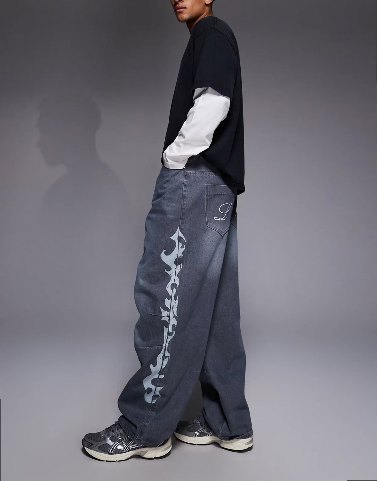 – Reign – Szare luźne jeansy ze wzorem