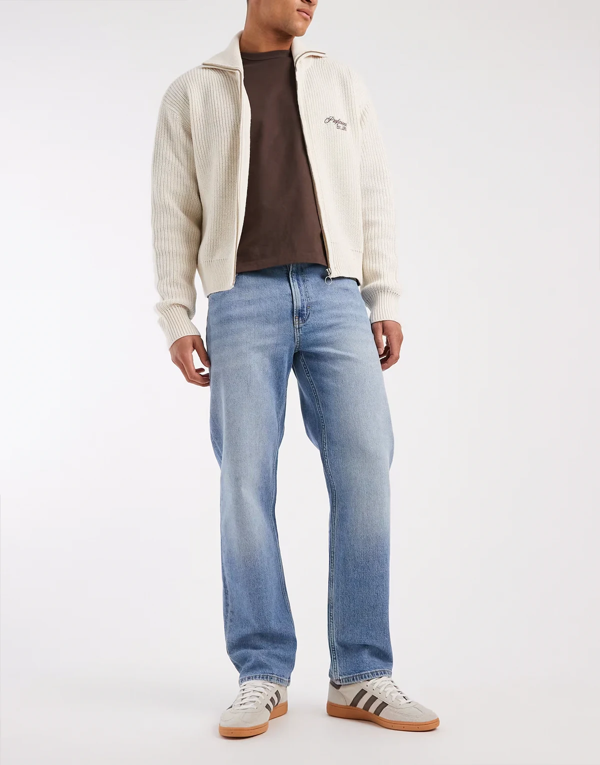 – Gerade geschnittene Jeans in Mittelblau mit lockerer Passform