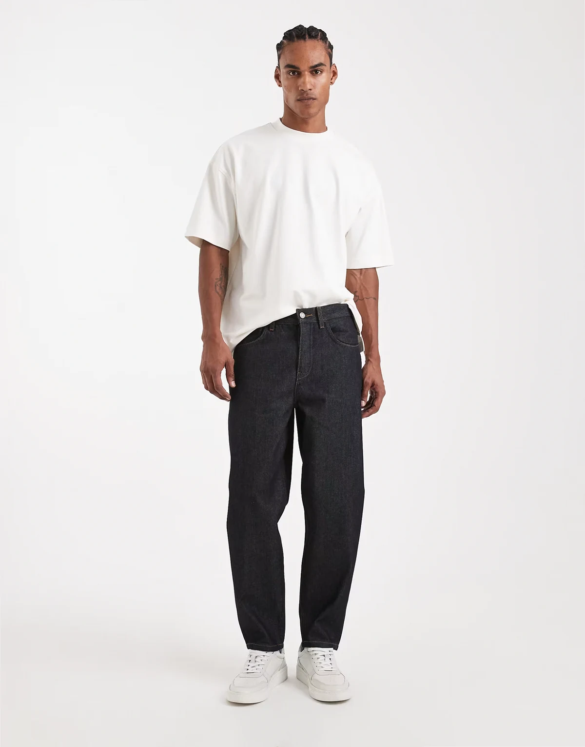 – Circular Design Collection – Grube jeansy ze zwężanymi nogawkami w kolorze indygo