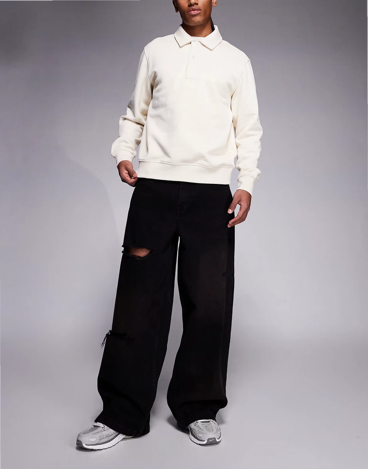 – Czarne sprane jeansy baggy z efektem znoszenia