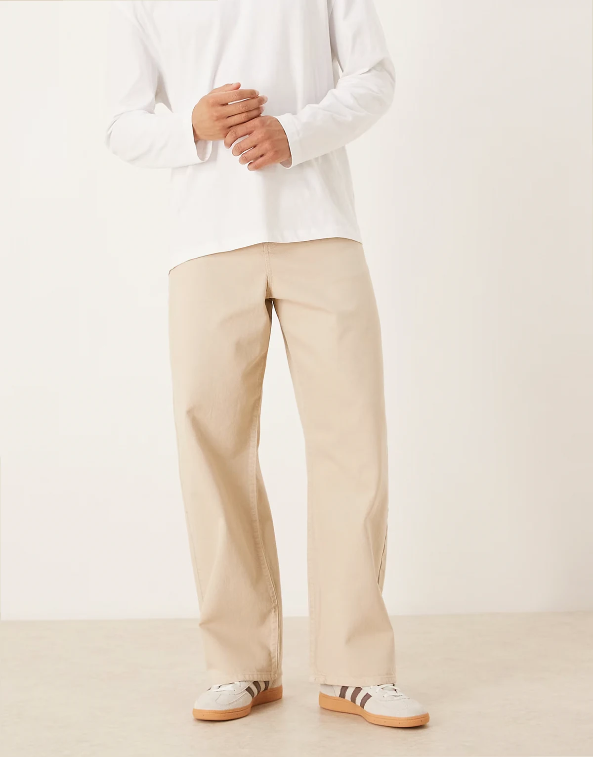 – Baggy-Jeans in Ecru