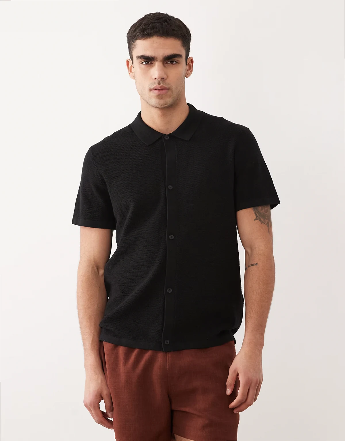 knit shirt with short sleeves in black