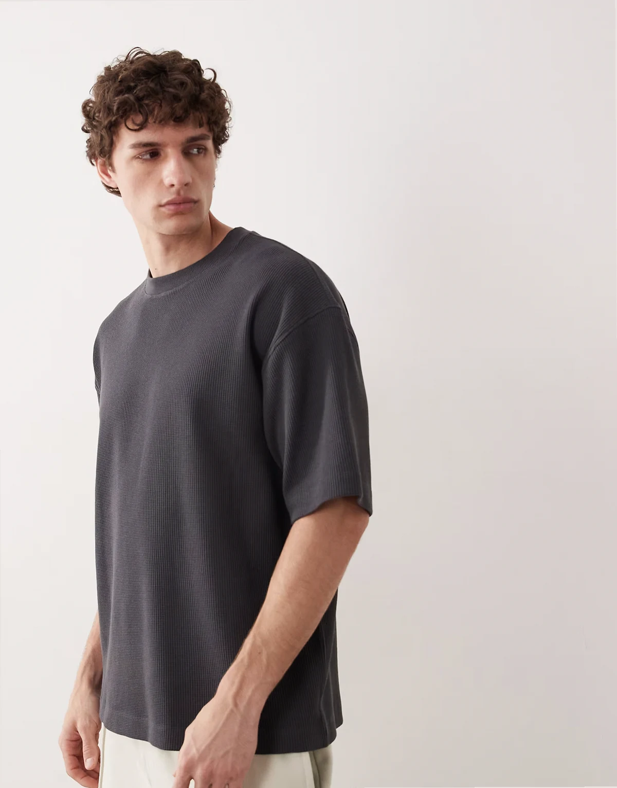 – Oversize-T-Shirt aus superschwerem Stoff in Anthrazit mit Waffelstruktur