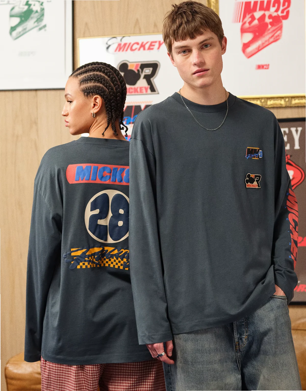 – Disney – Ciemnozielony T-shirt oversize z długim rękawem i nadrukiem z motywem Myszki Miki