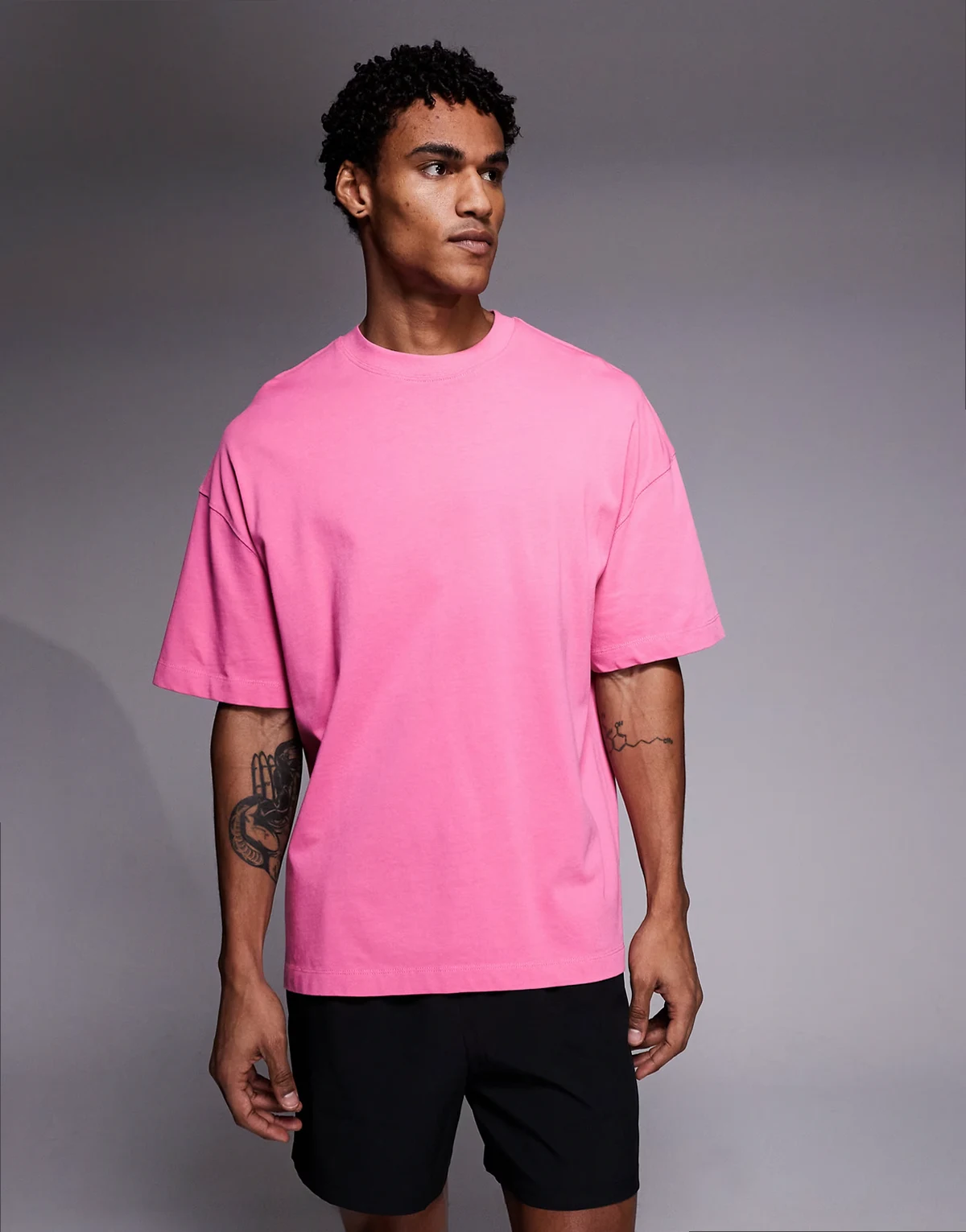 – Icon – Kastenförmiges, schweres T-Shirt aus Baumwolle mit schnelltrocknendem Finish in verwaschenem Rosa