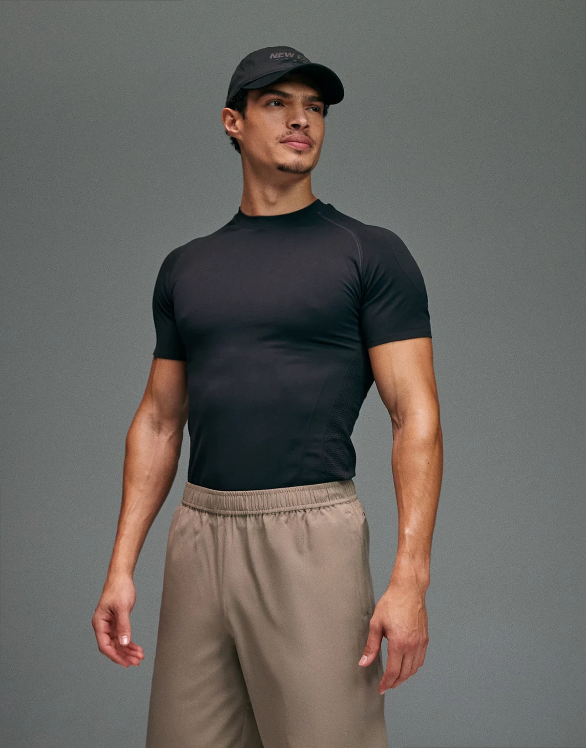seamless physique defining muscle fit compression base layer T-shirt in black