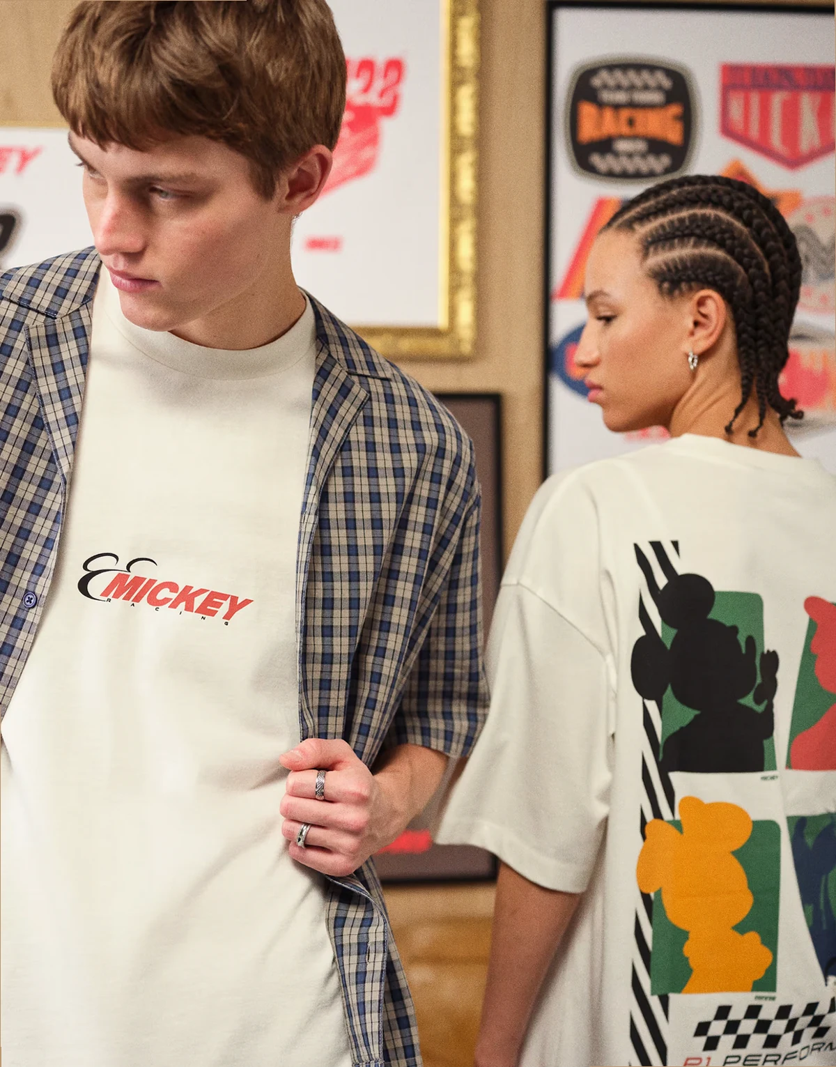 – Disney – Kamiennobeżowy T-shirt oversize z nadrukiem z motywem Myszki Miki