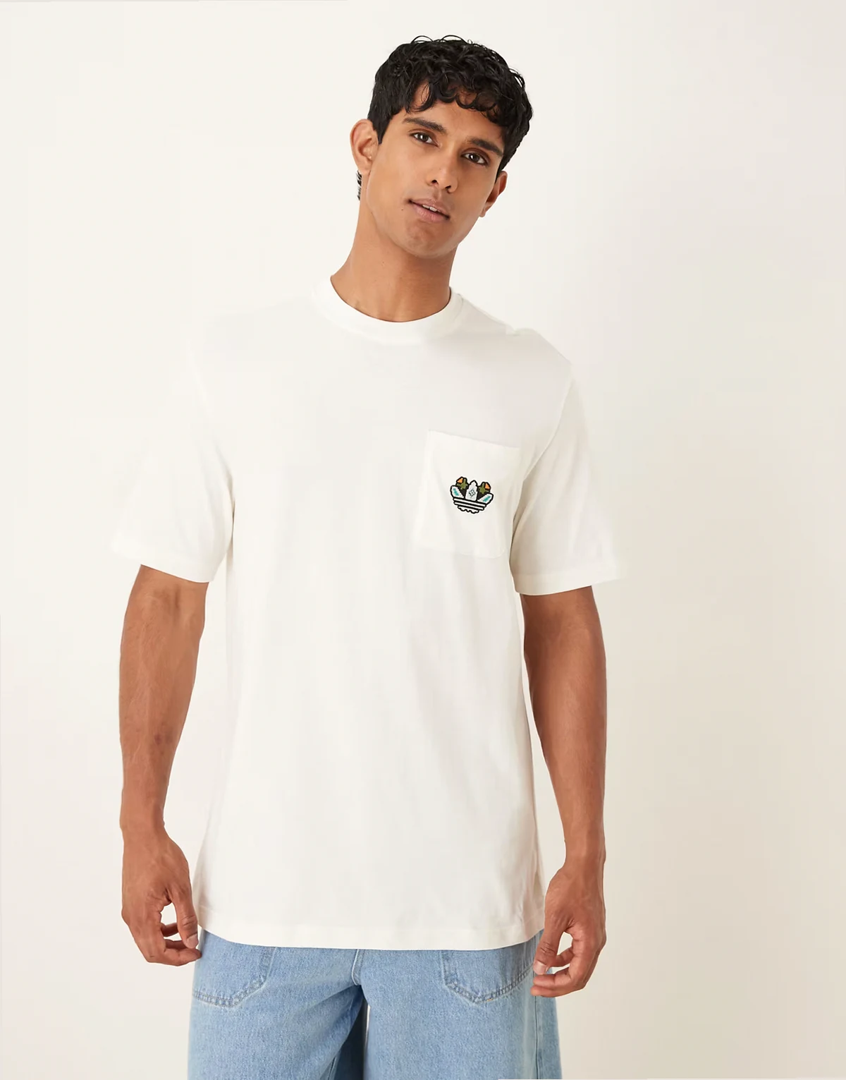 Trefoil graphic t-shirt in off white