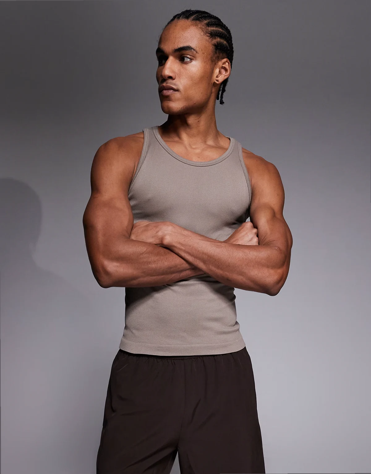 – Icon – Nahtloses, geripptes Slim-Fit-Trägershirt in Sandstein