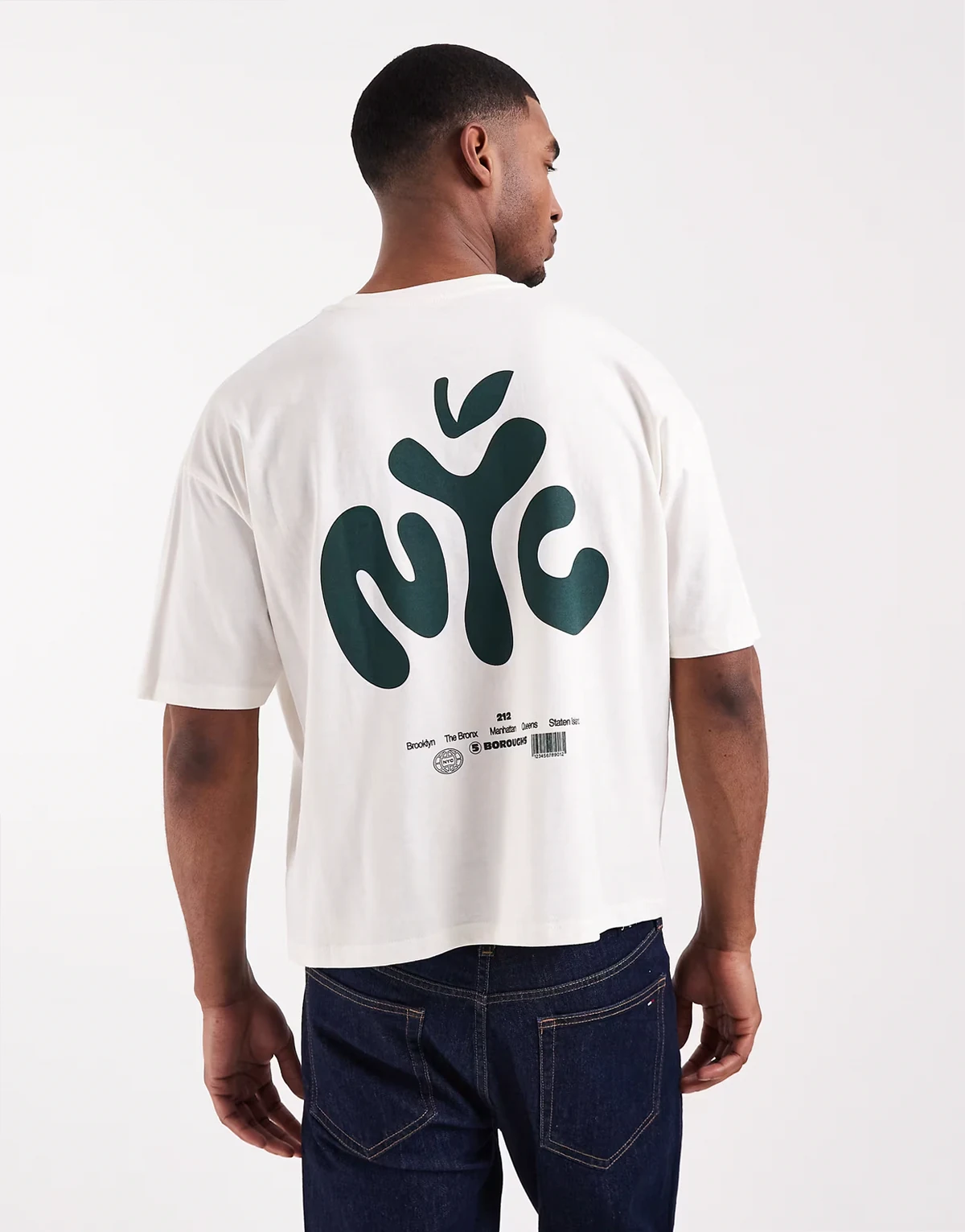 – Ciemnozielony pudełkowy T-shirt oversize z napisem „NYC”