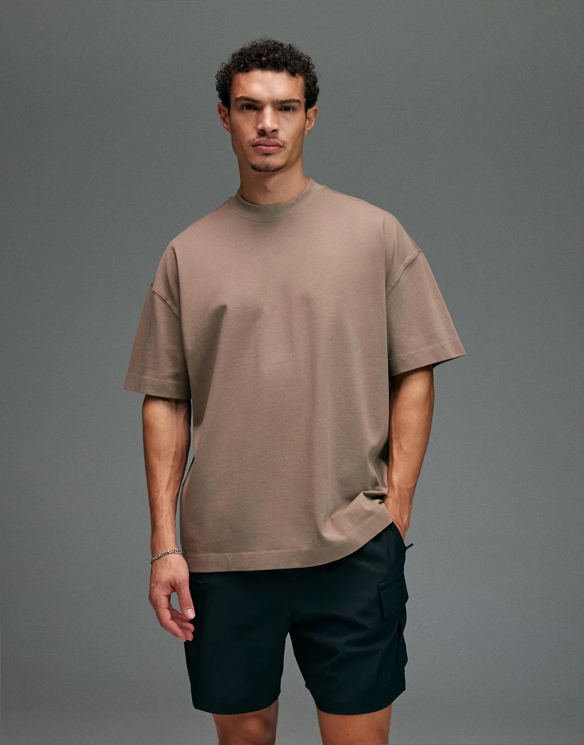 – Icon – Schnelltrocknendes Oversize-T-Shirt aus schwerer Baumwolle in verwaschenem Sandstein
