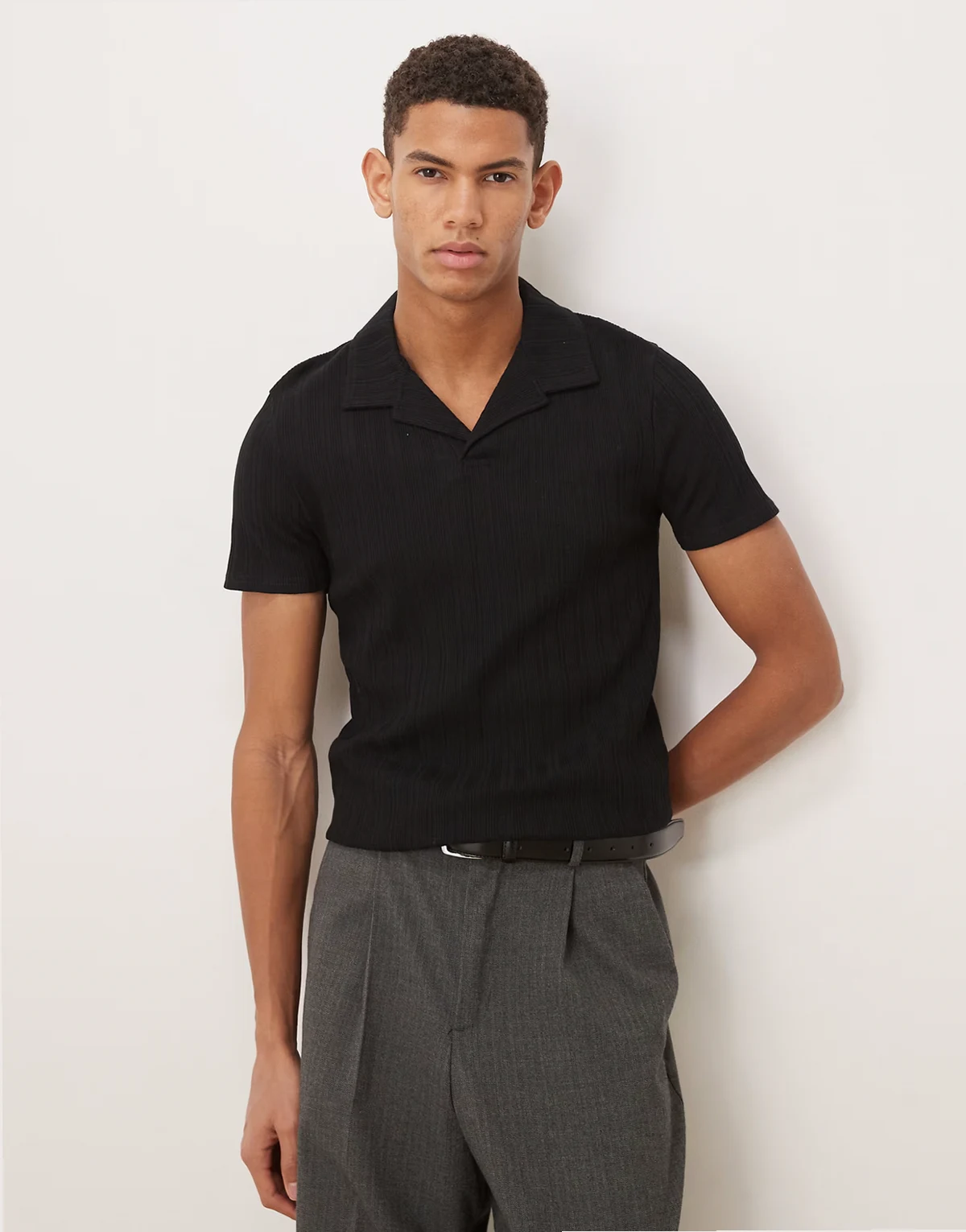 heavyweight muscle fit camp collar polo shirt in black rib knit