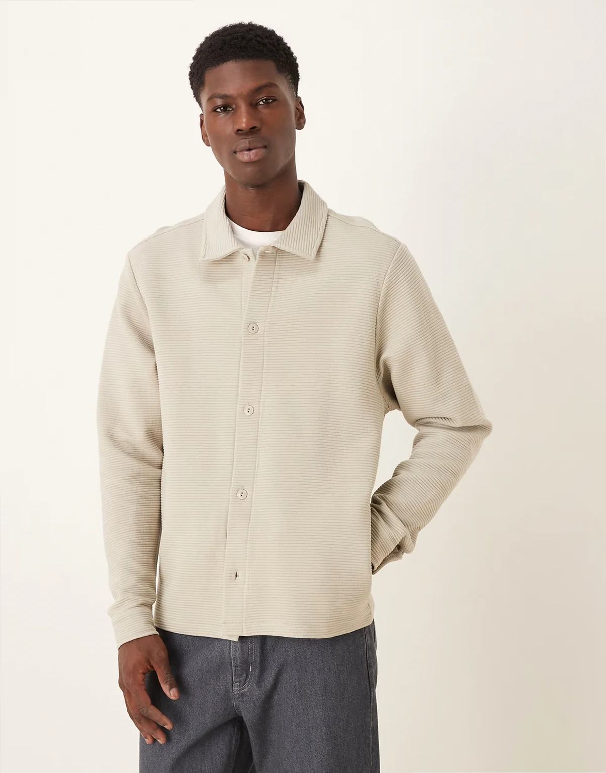 – Gerippte Jersey-Hemdjacke in Steinbeige