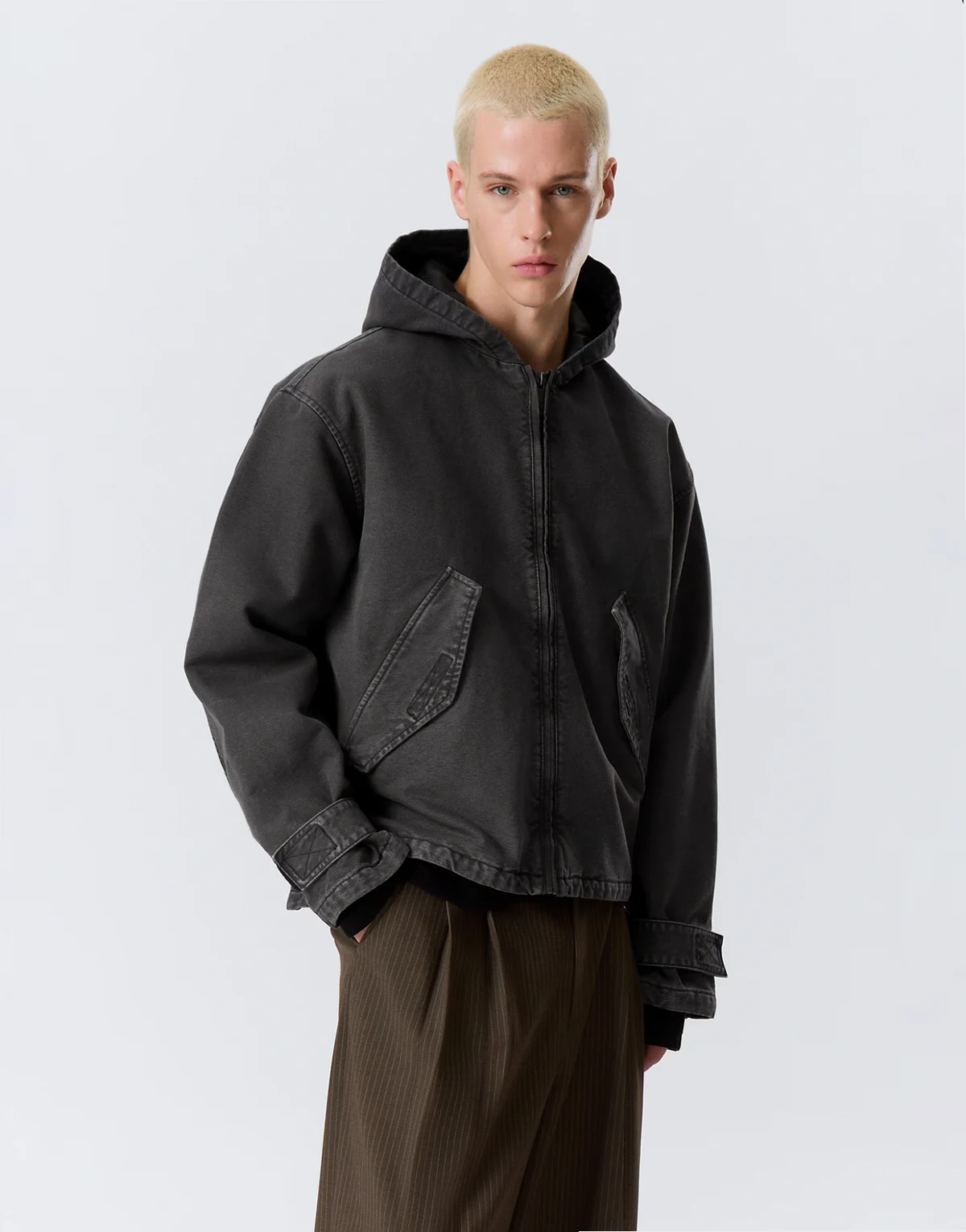 – Bomberjacke aus Segeltuch in verwaschenem Schwarz