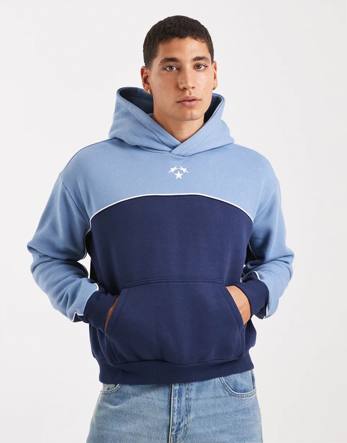– Cropped-Fit-Kapuzenpullover in Blau mit Grafikpanel