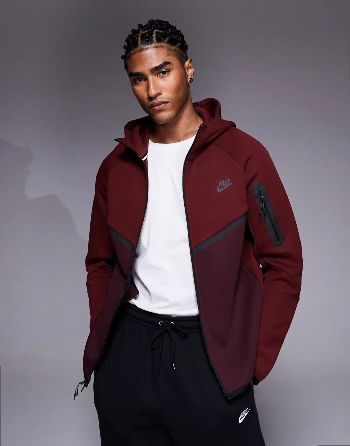 Tech Fleece full zip hoodie in burgundy