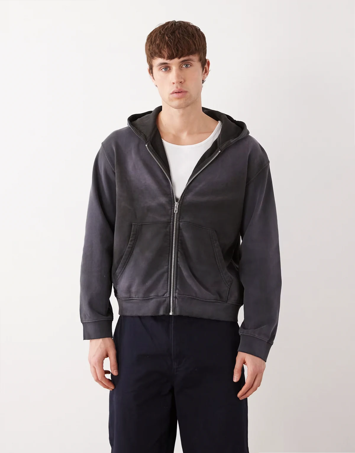 shrunken zip up hoodie in washed black